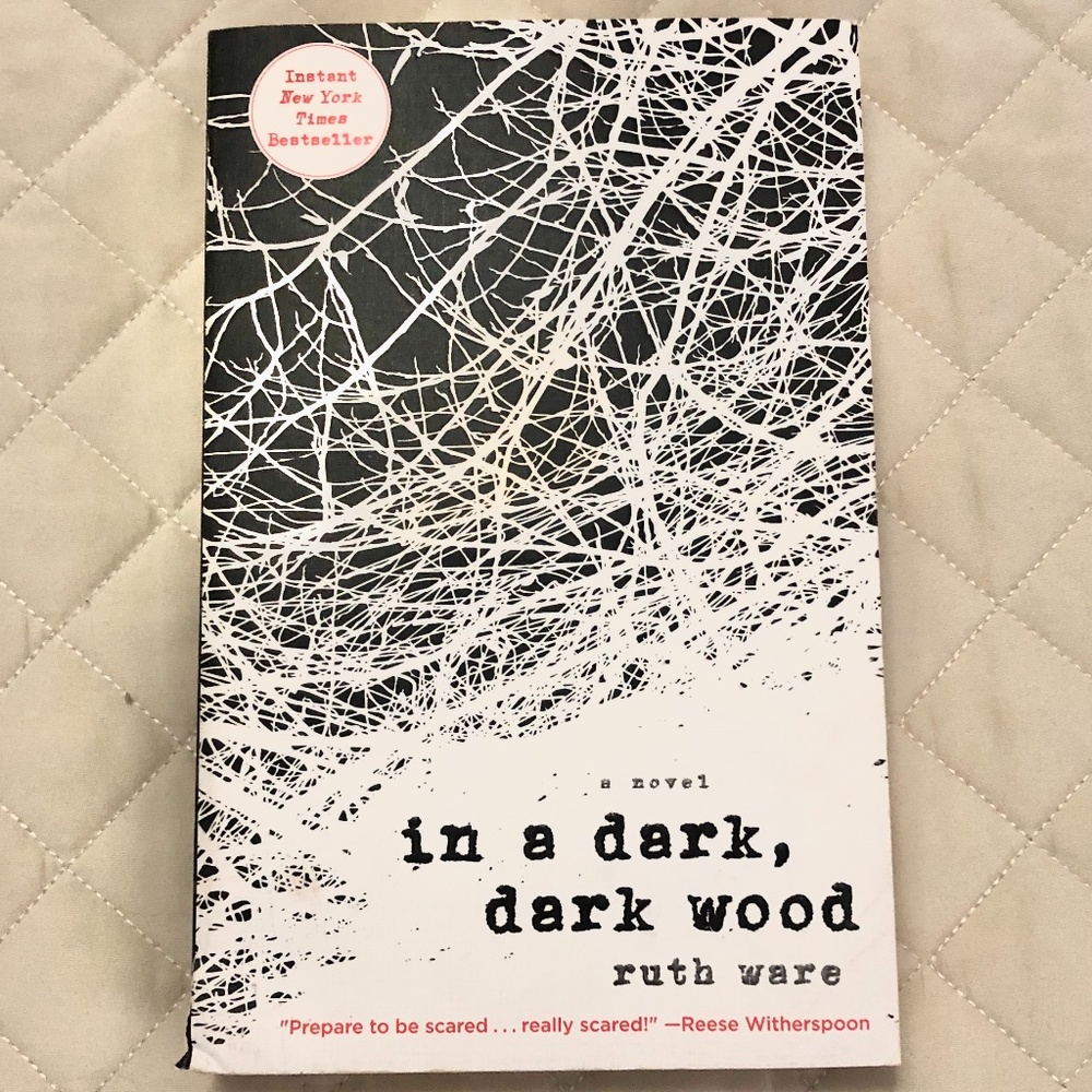 📚 In A Dark Dark Wood by Ruth Ware | Paperback Book 📕